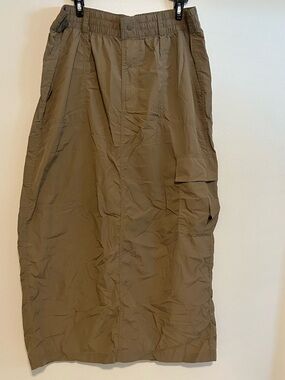 Lightweight Cargo Skirt in khaki